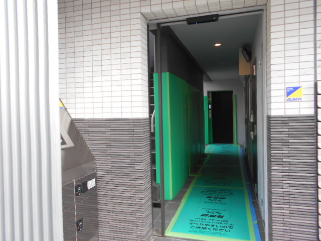 22/30 エントランス