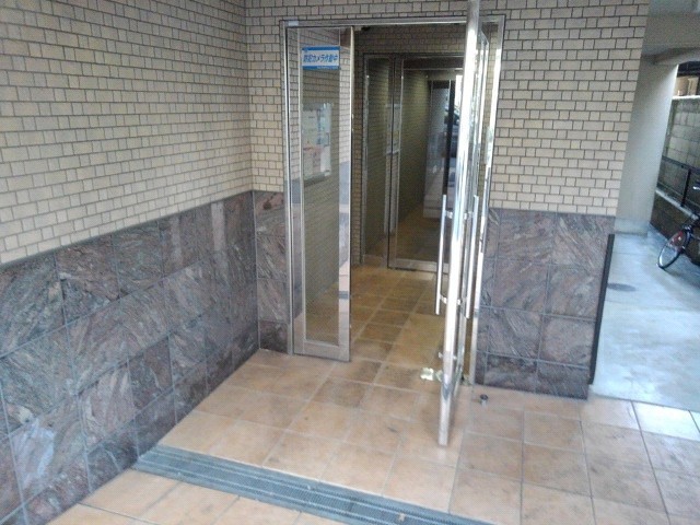 13/20 エントランス