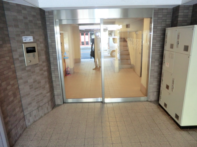 22/30 エントランス