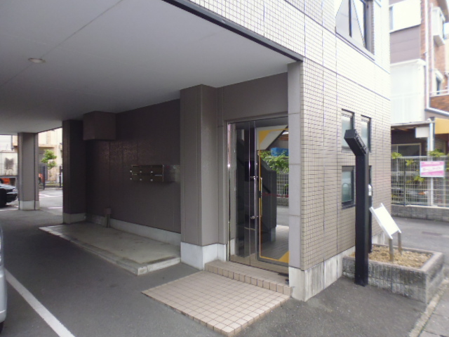 21/29 エントランス