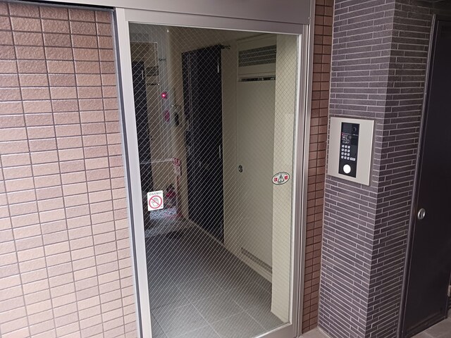 14/20 エントランス