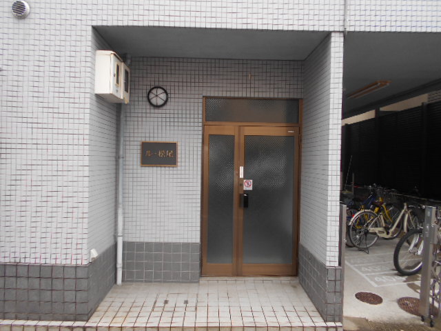 22/30 エントランス