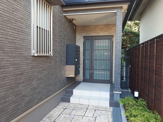 13/20 エントランス