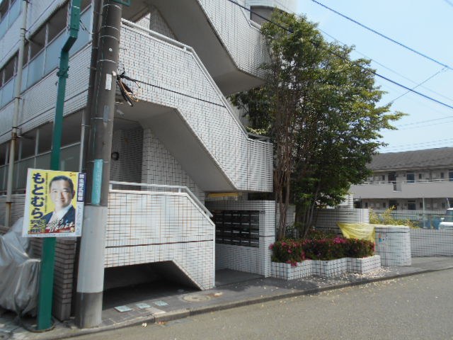 28/30 エントランス