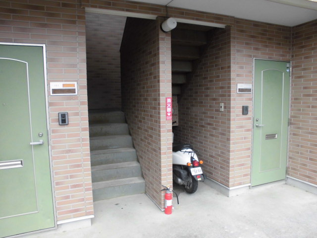 22/30 エントランス