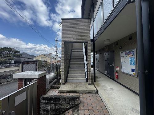 13/14 エントランス