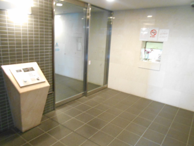 17/26 エントランス