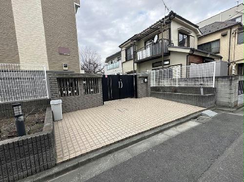 13/15 エントランス