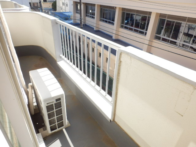 20/27 バルコニー