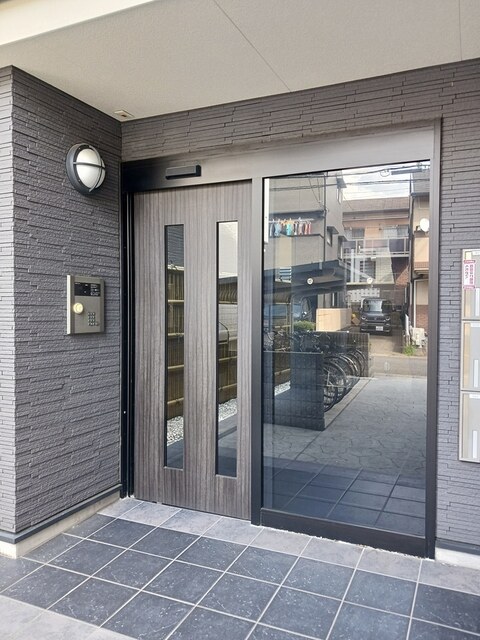 18/24 エントランス