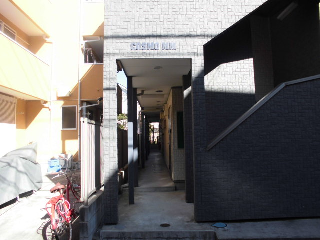 22/28 エントランス