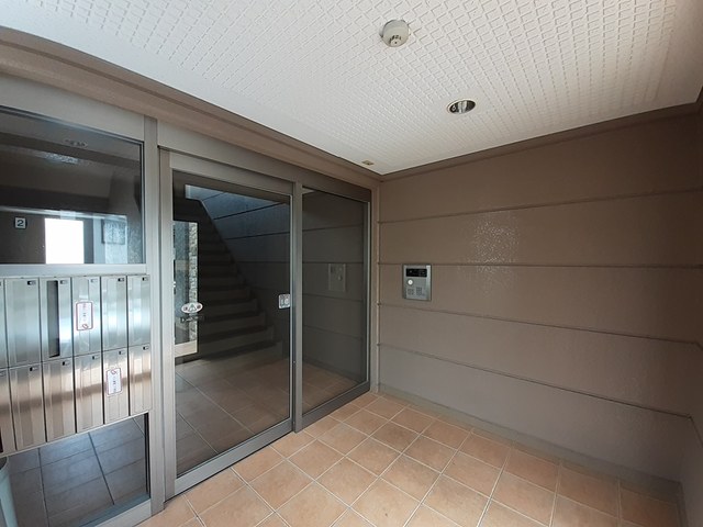 14/20 エントランス