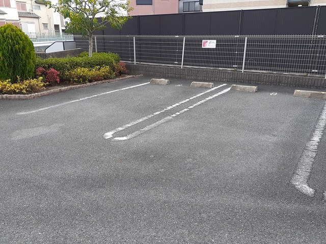 16/23 駐車場