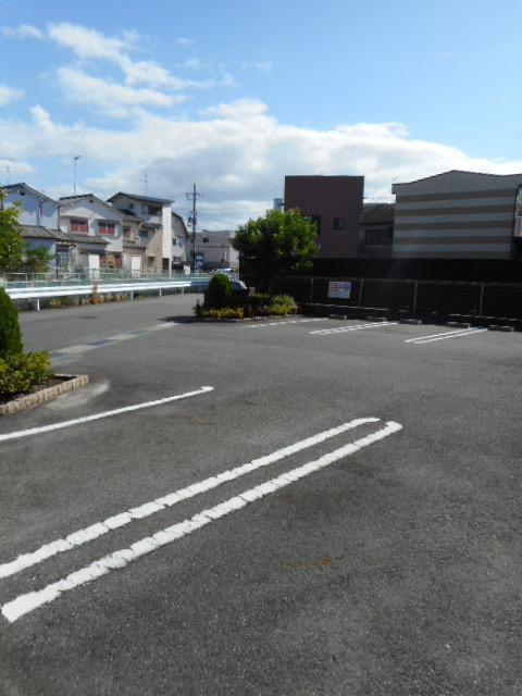 17/23 駐車場