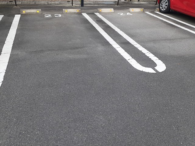 18/24 駐車場