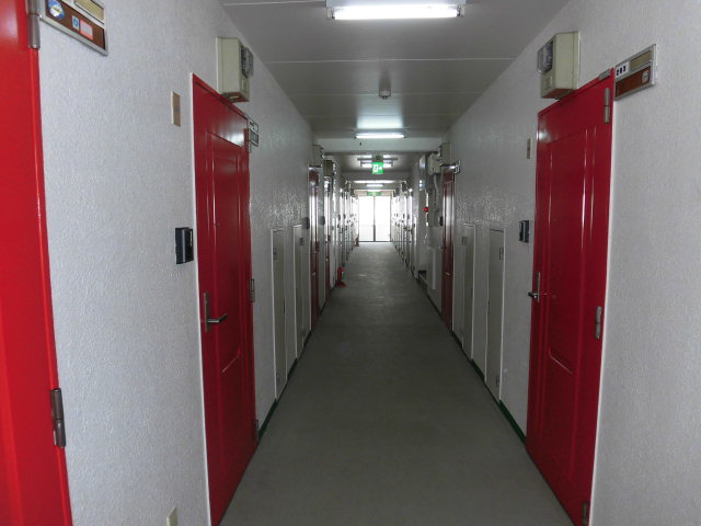 22/30 エントランス