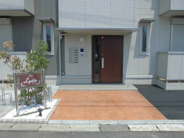 22/30 エントランス