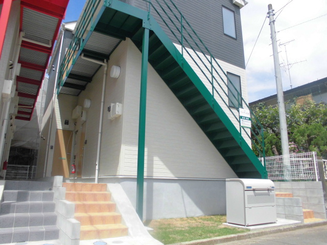 22/23 エントランス