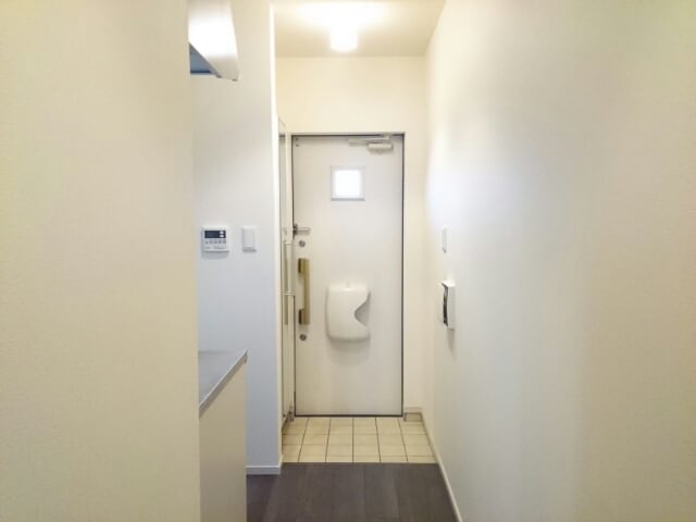 14/20 エントランス