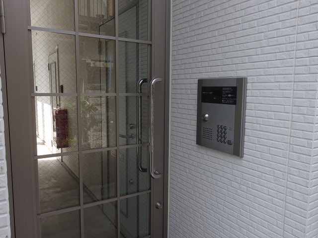 22/30 エントランス