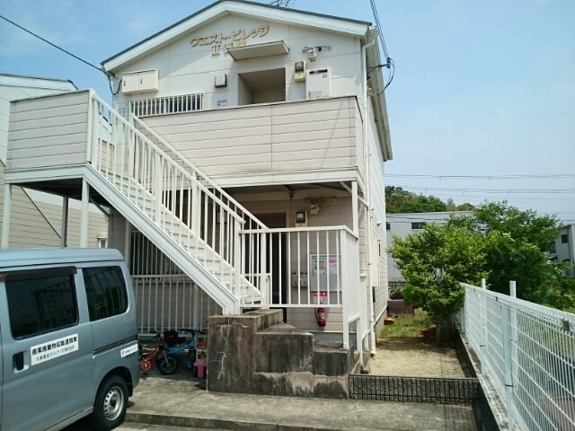 18/25 エントランス