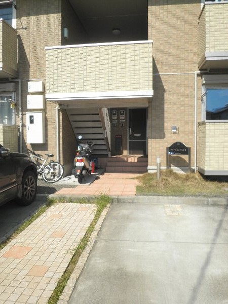 20/22 エントランス