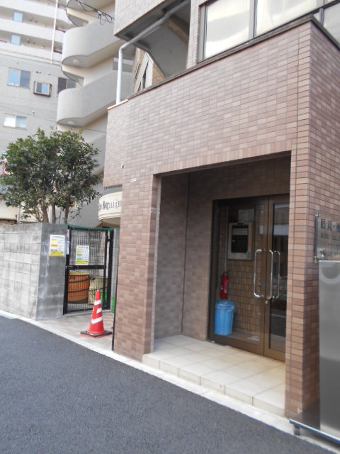 22/30 エントランス