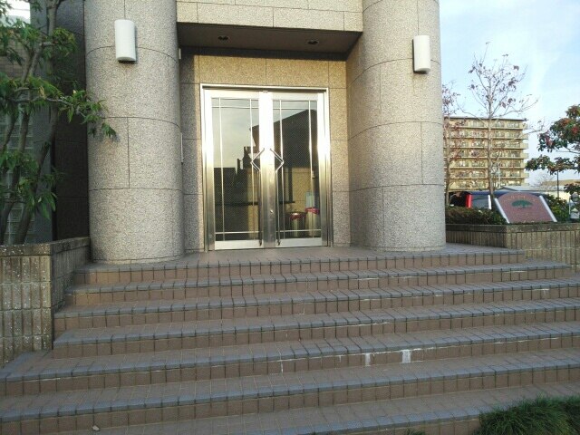 13/20 エントランス