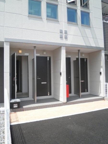 21/23 エントランス