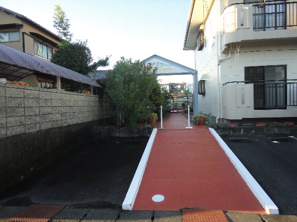 2/4 エントランス