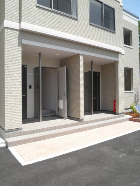 21/23 エントランス