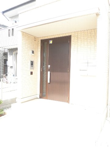 20/23 エントランス