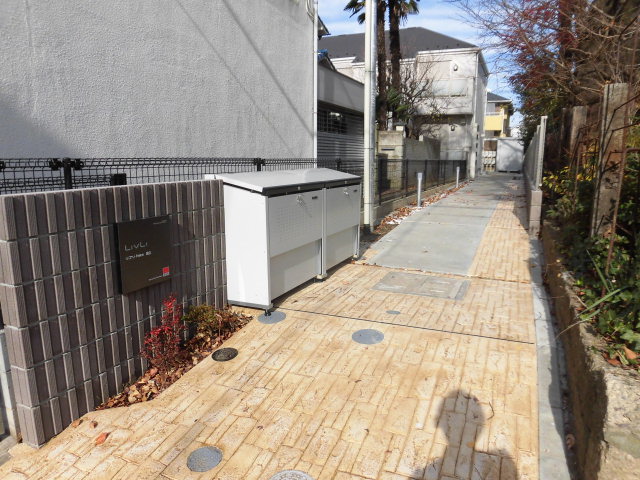 22/30 エントランス