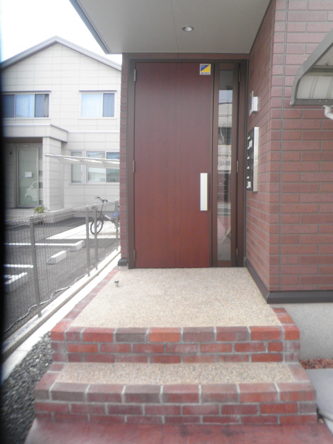 21/23 エントランス