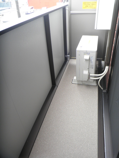 16/23 バルコニー