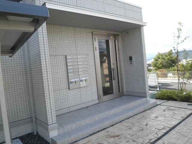 21/23 エントランス