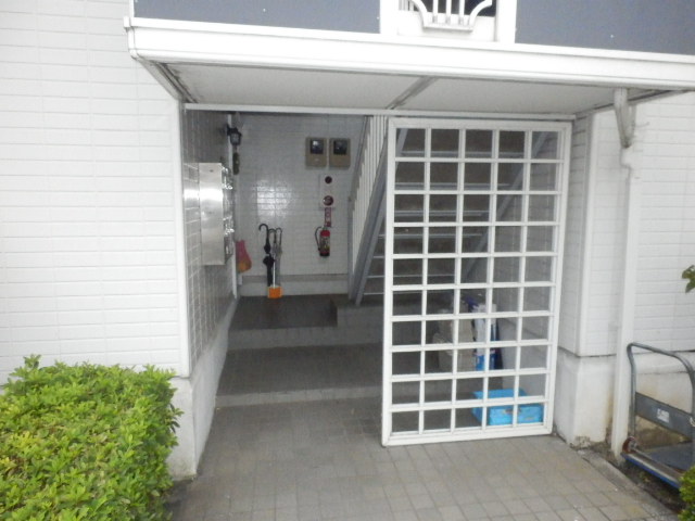 21/25 エントランス