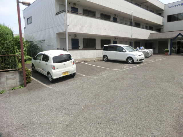 22/30 駐車場