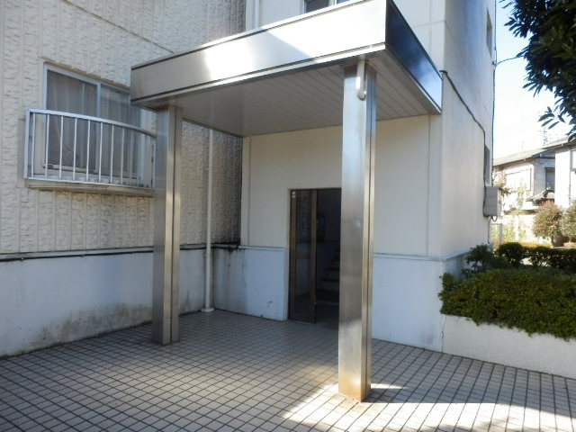 21/30 エントランス