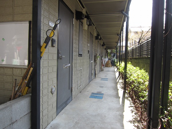 21/30 エントランス