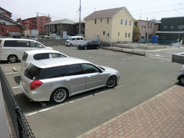 13/18 駐車場