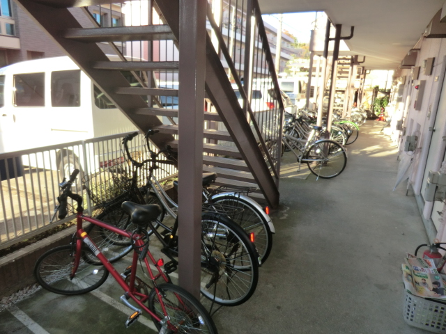 21/30 エントランス