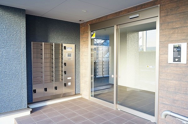 22/30 エントランス