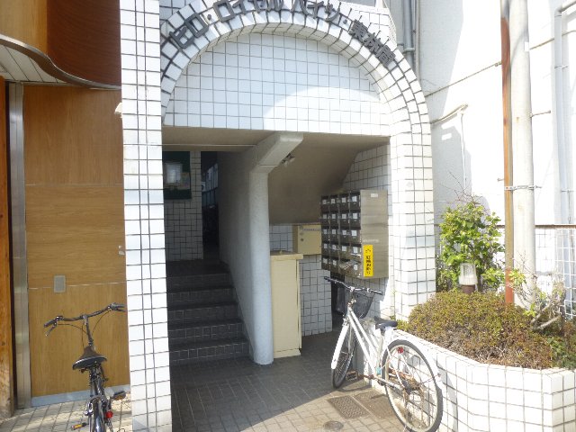 22/30 エントランス