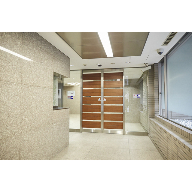 21/22 エントランス