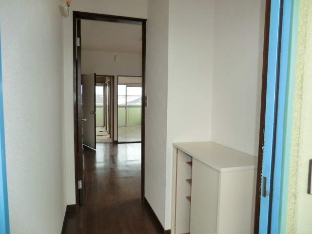 22/23 エントランス