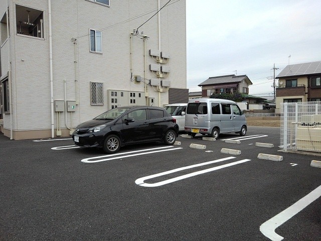 14/23 駐車場