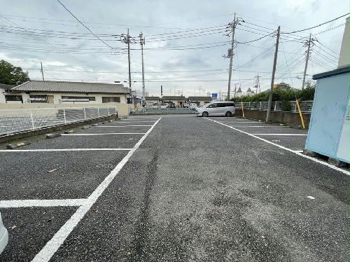 14/14 駐車場