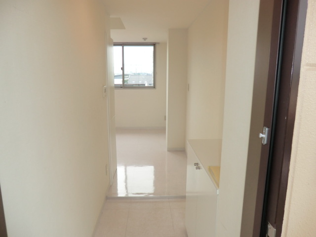 22/23 エントランス