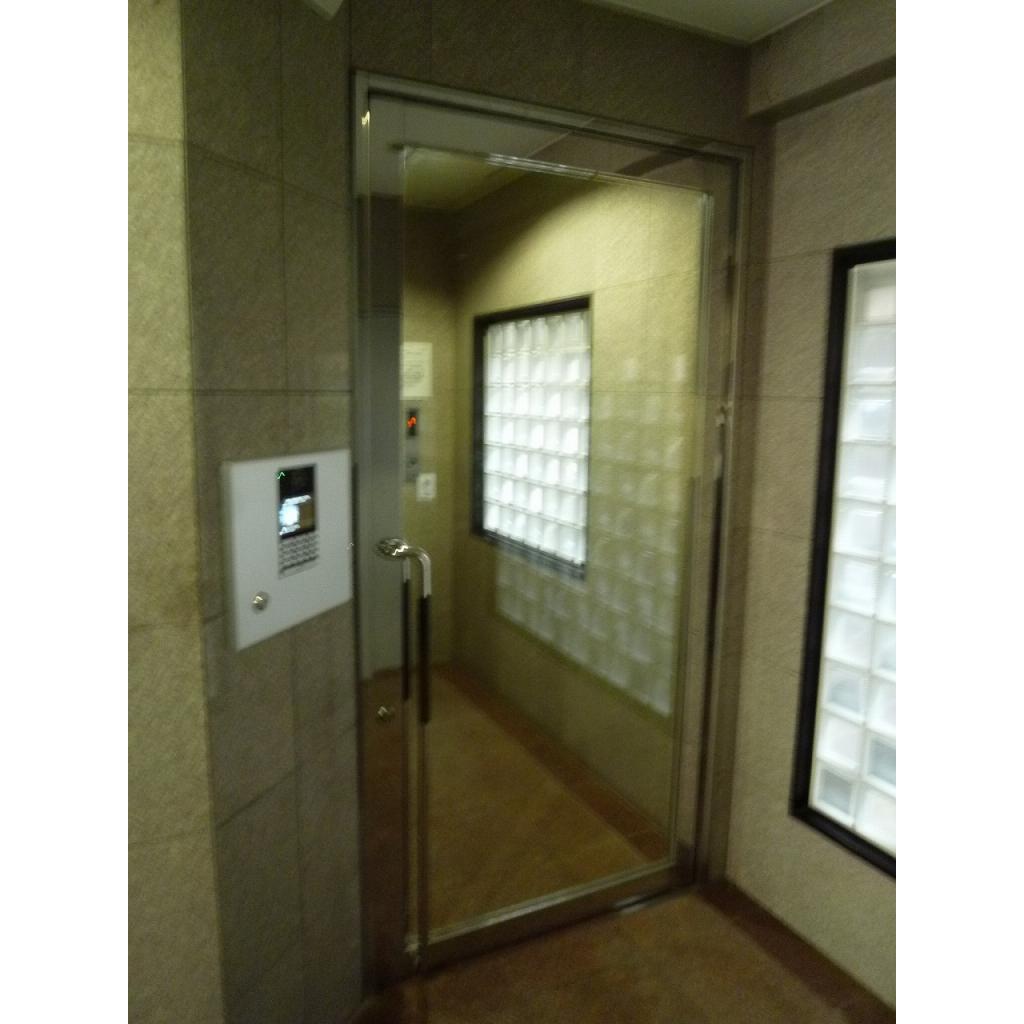 13/19 エントランス